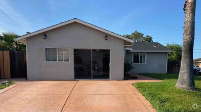 Building Photo - 100 Novato Dr