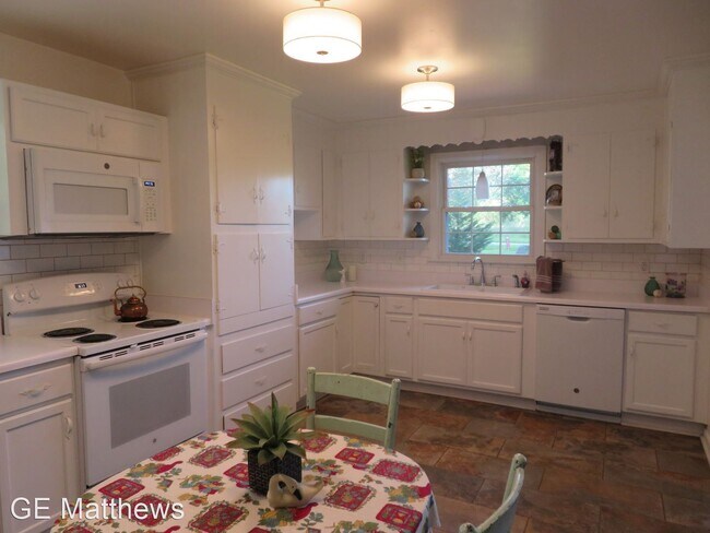 Building Photo - 4 br, 2 bath House - 6311 Courthouse Road