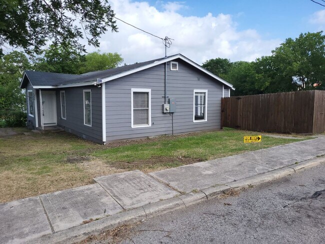 Building Photo - Blocks from Walters entrance to Fort Sam a...