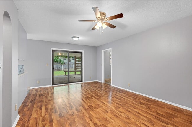 Foto del edificio - 1306 Brookfield Ln