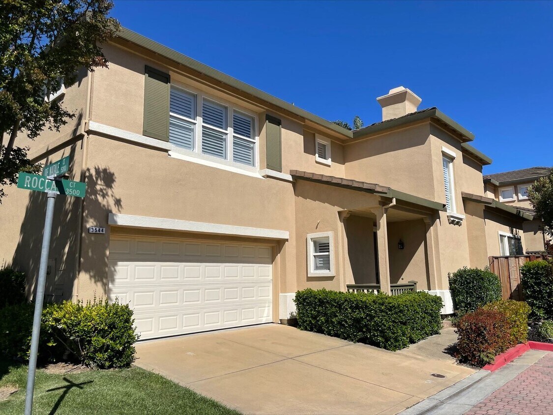 Primary Photo - Pleasanton 3 Bd. plus Loft. 2.5 Ba. - near...
