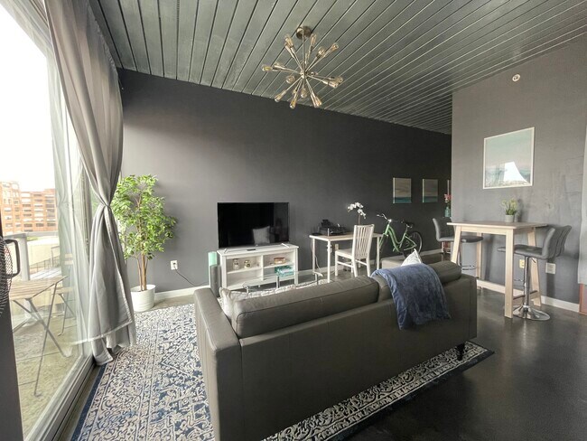 Foto del edificio - 620 Glen Iris Dr NE