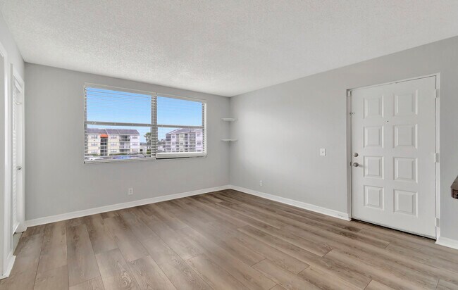 Building Photo - 738 Executive Center Dr