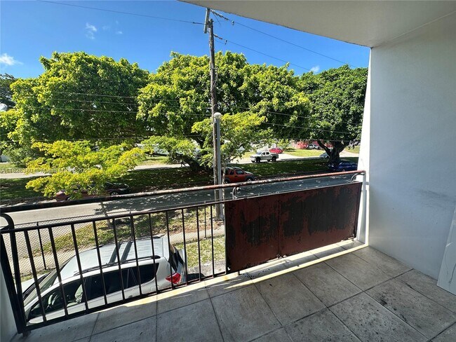Foto del edificio - 13685 NE 10th Ave