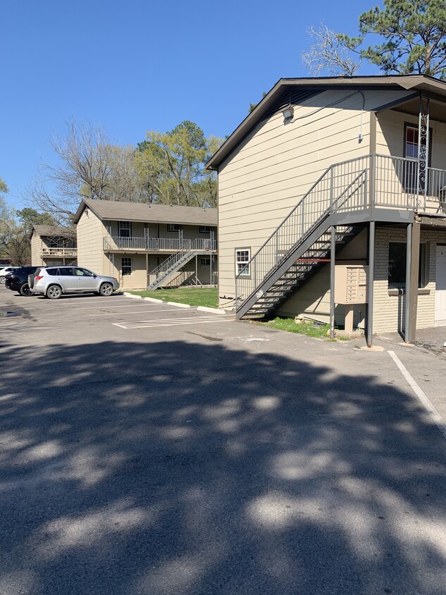 Side view of Property - 9211 N Green River Dr