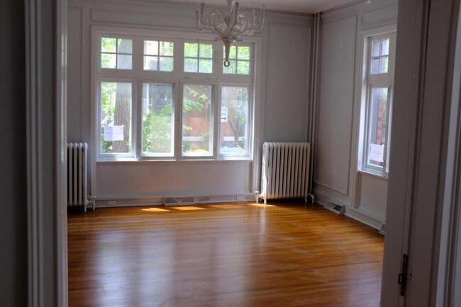 Building Photo - 315 S 22nd St