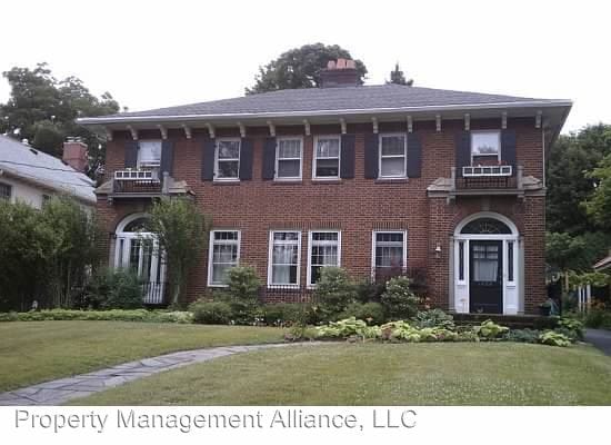 Primary Photo - 1428 James St