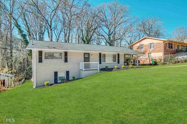 Building Photo - 2805 Zane Grey Dr SE