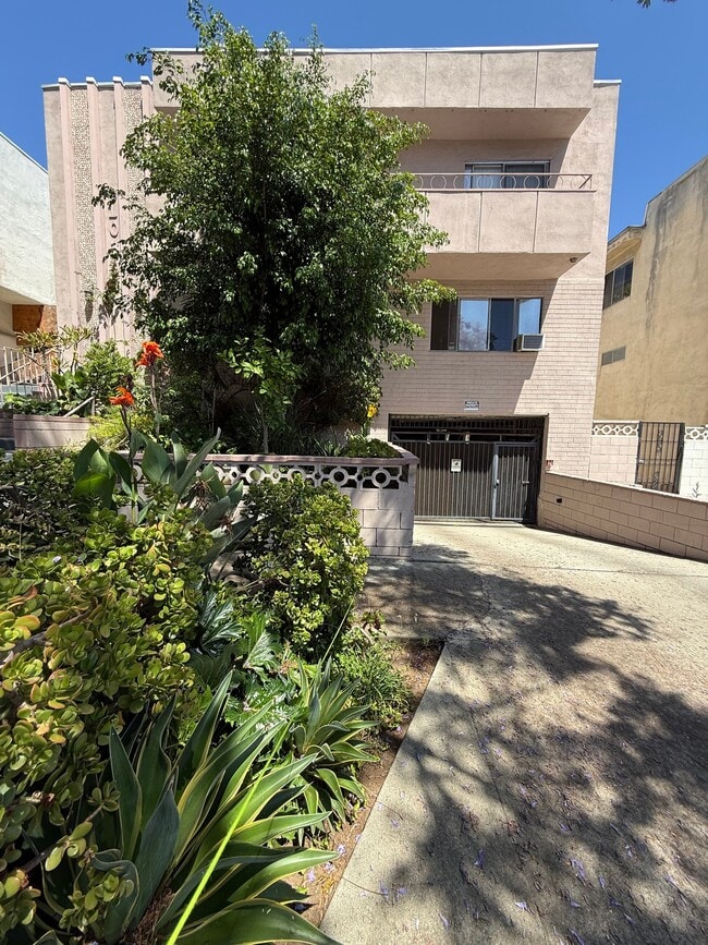 Photo - 1030 N Edinburgh Ave Apartment