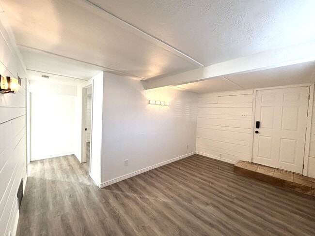 Foto del edificio - 119 E Leslie Ave