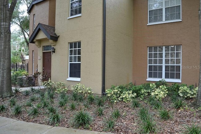 Foto del edificio - 6368 Raleigh St