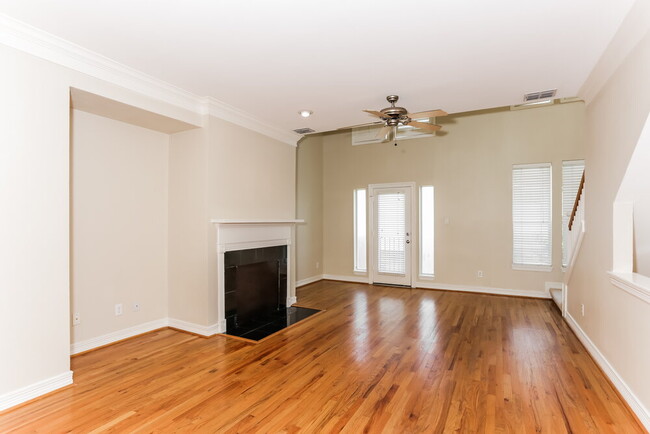 Building Photo - 3246 Throckmorton St
