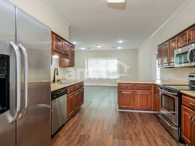 Foto del edificio - 6895 Clearpoint Dr