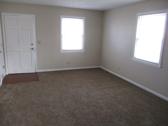 Building Photo - 1315 E 152nd Ter