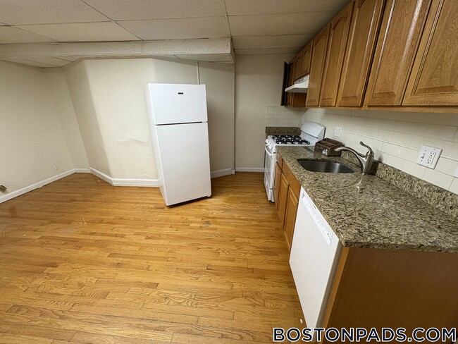 Building Photo - 43 Bay State Rd