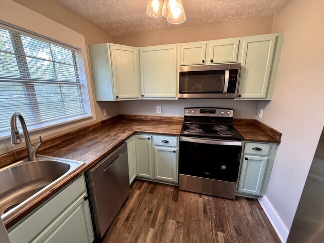 Foto del edificio - 1208 E Mt Vernon St