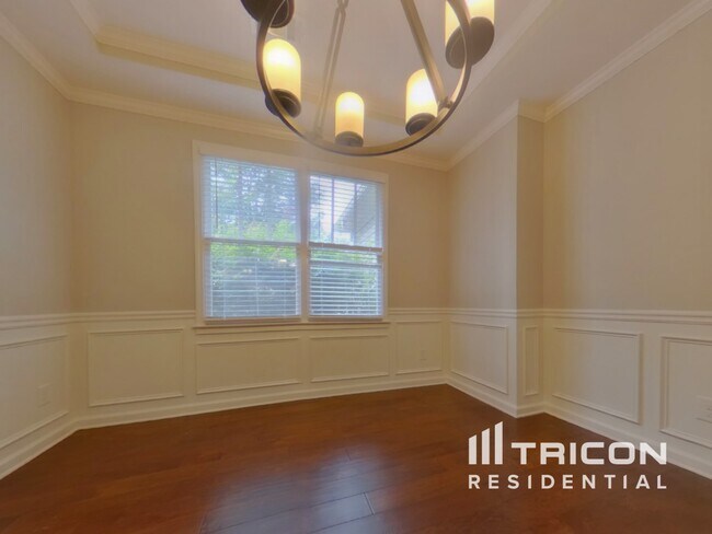 Foto del edificio - 6735 Hembree Dr