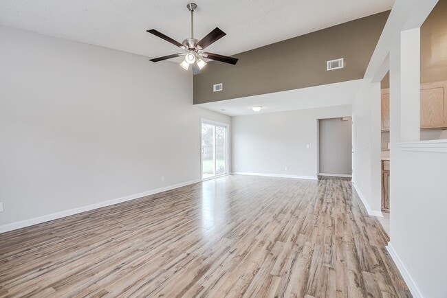 Foto del edificio - 118 Laurelwood Dr