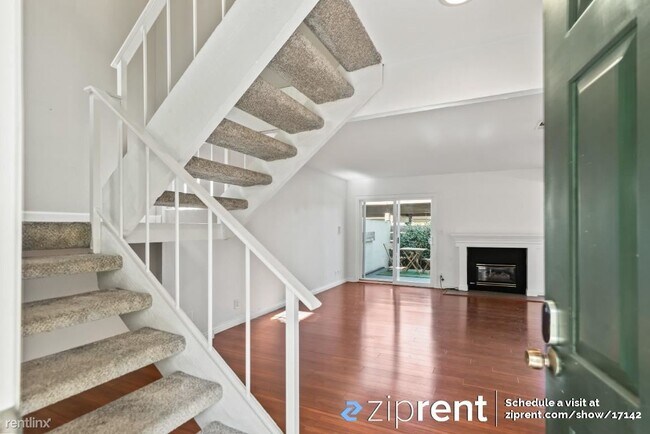 Building Photo - 2 br, 2.5 bath Condo - 8 Zurich Court, Ple...