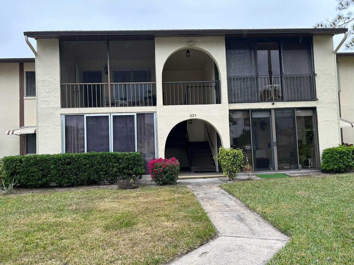 Foto principal - 321 Knotty Pine Cir