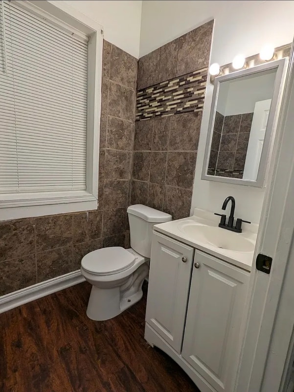 Building Photo - 7545 S May St