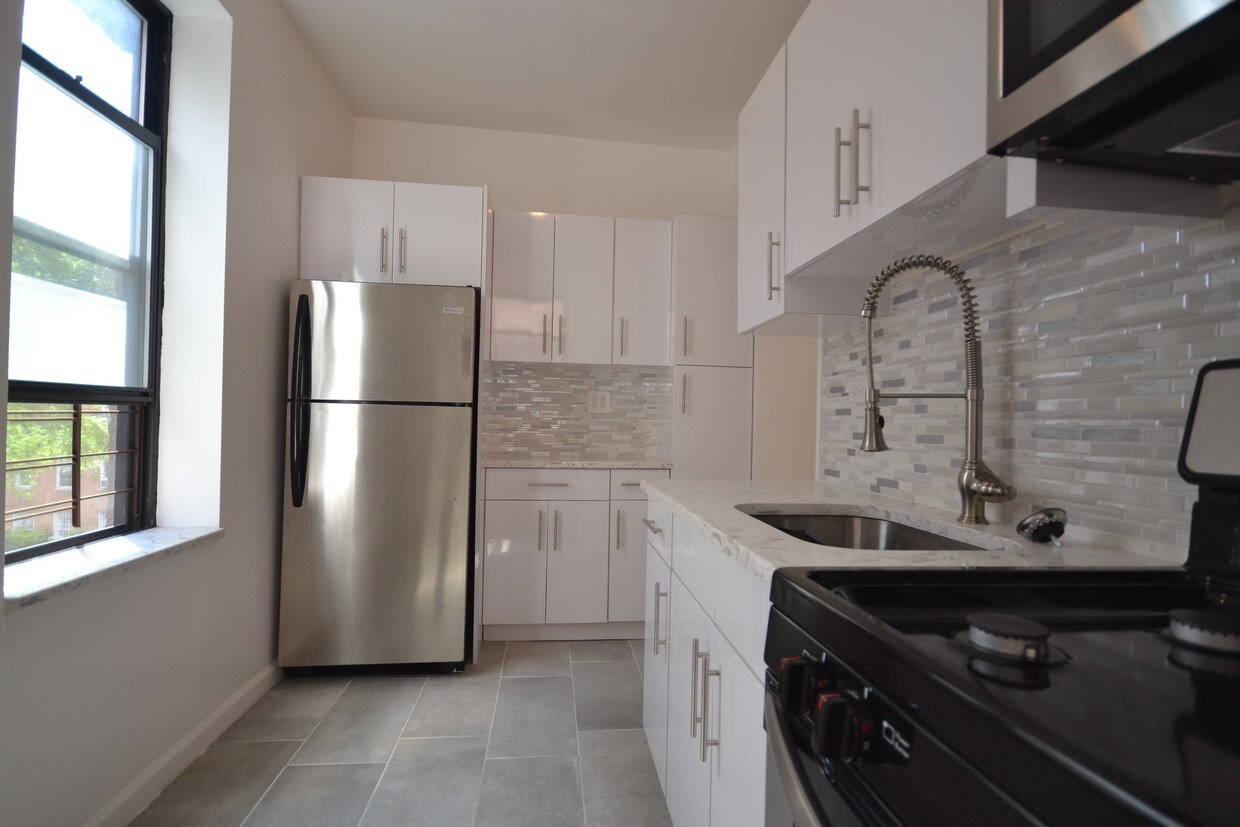Kitchen - 48-08 43rd Ave