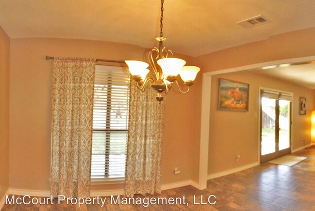 Building Photo - 6213 Sequoia Dr