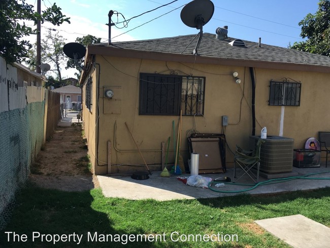 Building Photo - 2107 E Shauer St
