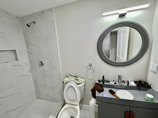 Foto del edificio - 176 Ruthven St