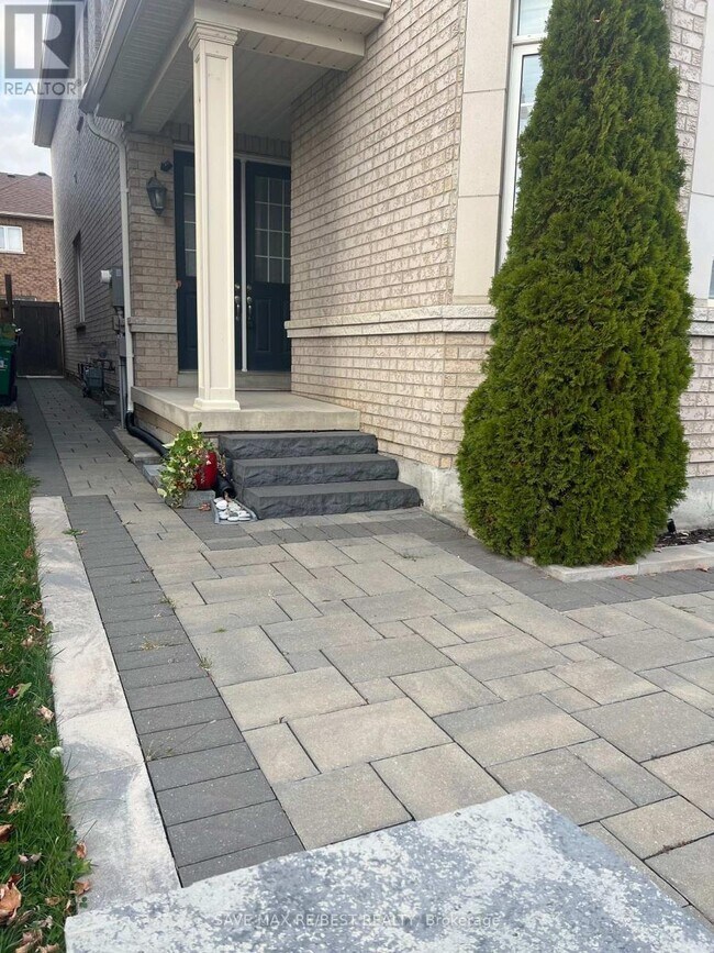 Photo du bâtiment - 8 Yardmaster Dr