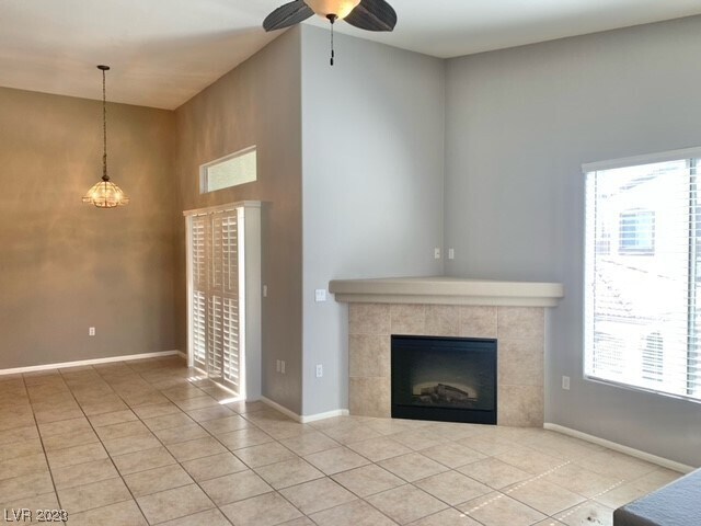 Building Photo - 2305 W Horizon Ridge Pkwy