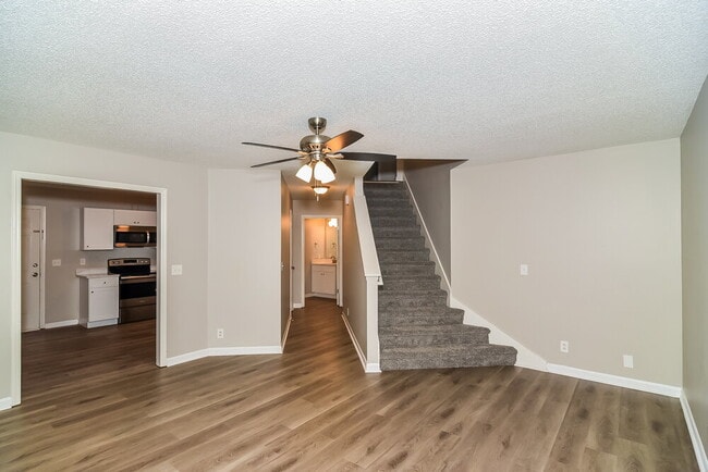 Building Photo - 2728 Painted Pony Dr