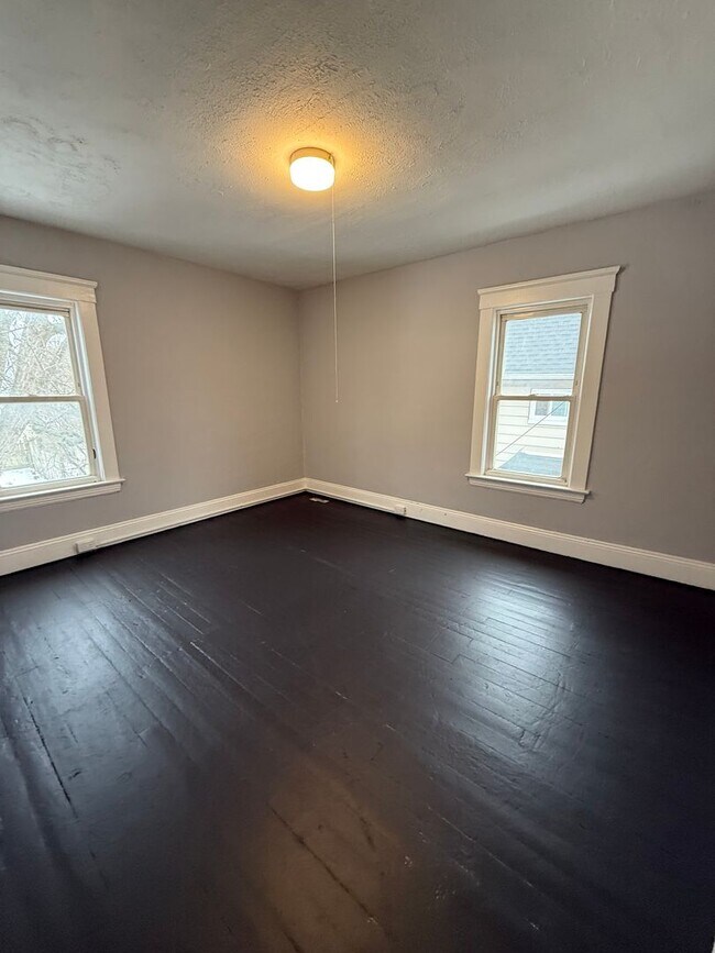 Foto del edificio - 4bd Single Warner Rd Vouchers Only