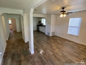 Building Photo - 135 E Villaret Blvd