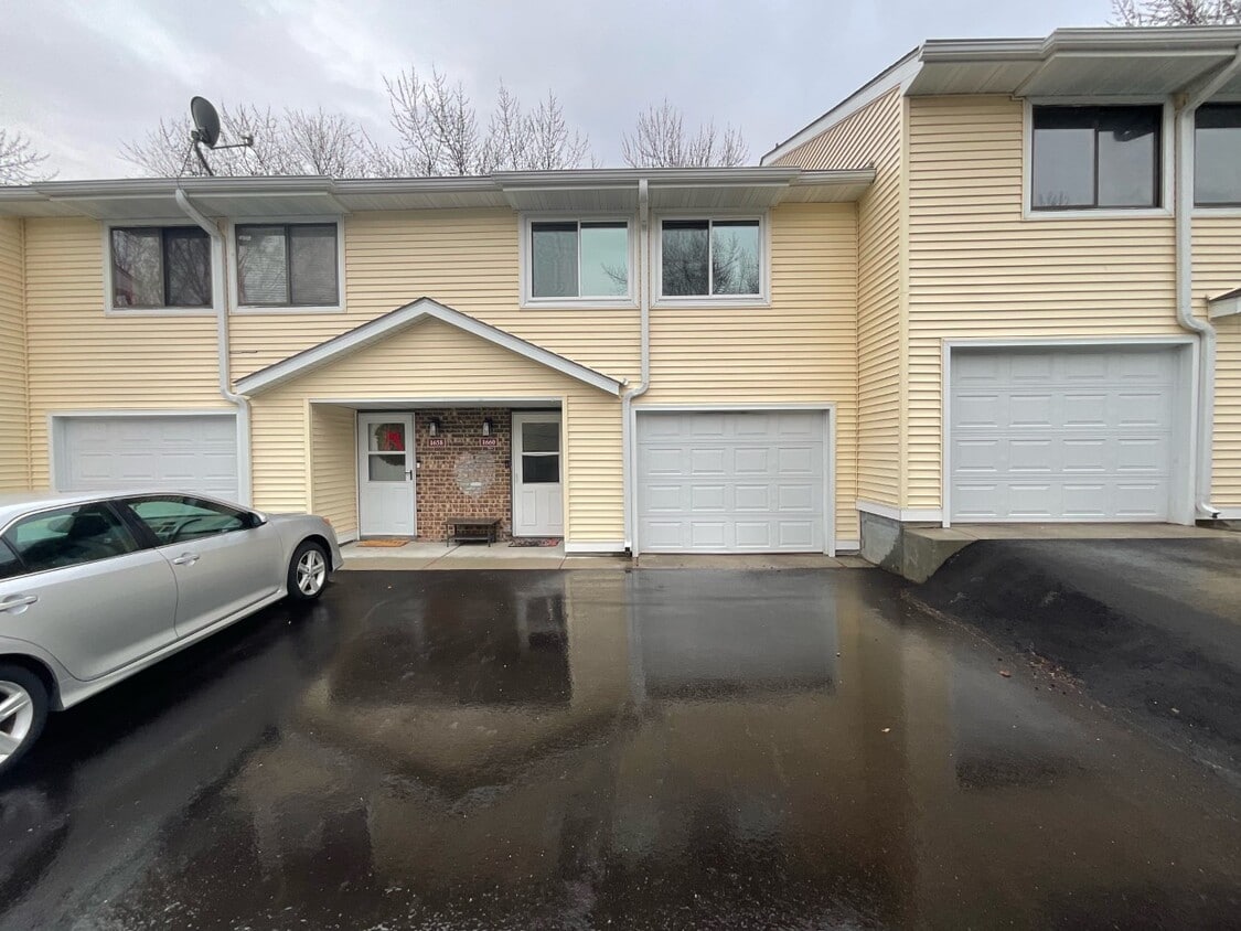 Primary Photo - 1660 City View Dr