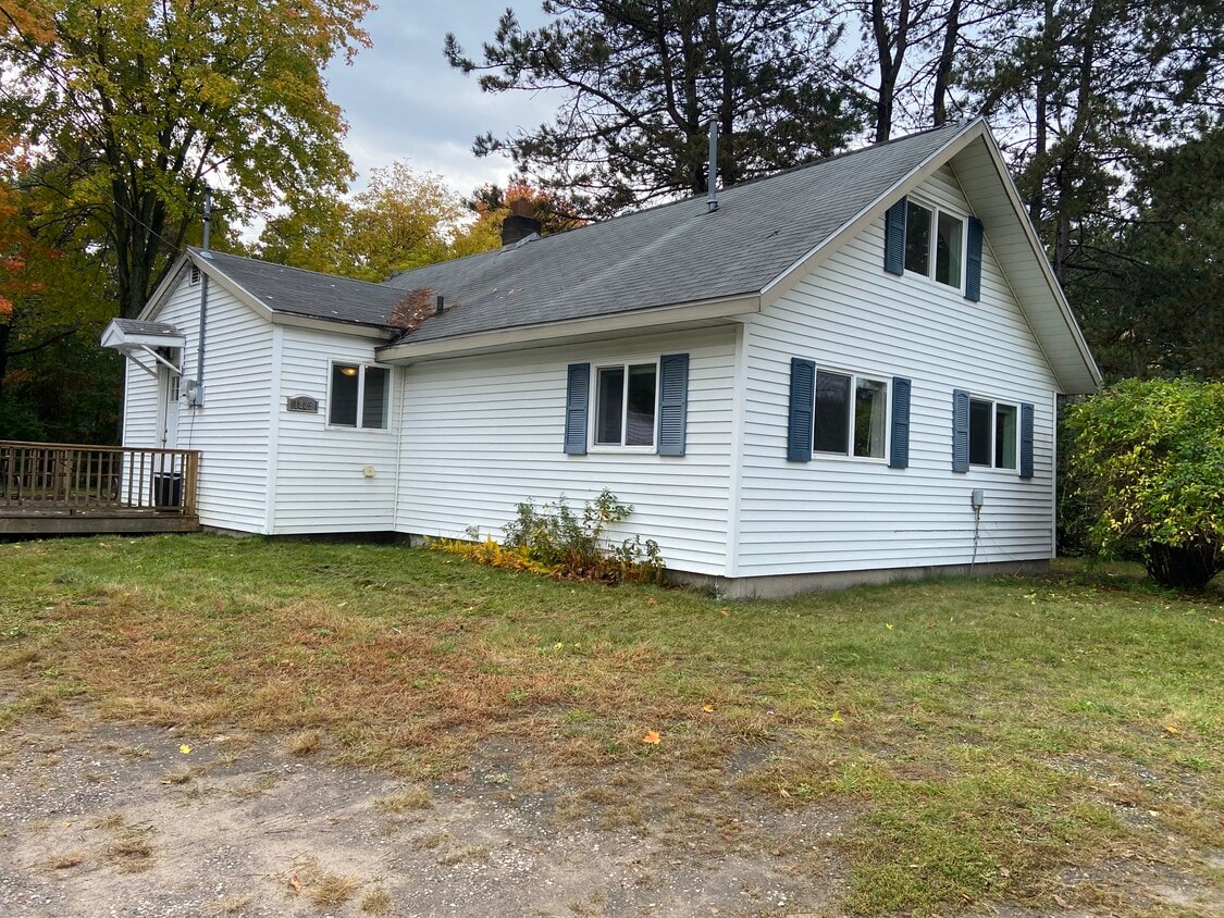 1829 W Wackerly St, Midland, MI 48640 House Rental in Midland, MI
