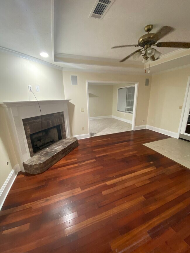 Building Photo - 504 Stockton Cv