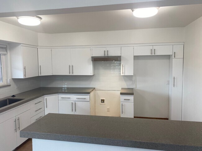 Foto del edificio - 4350 W 171st St