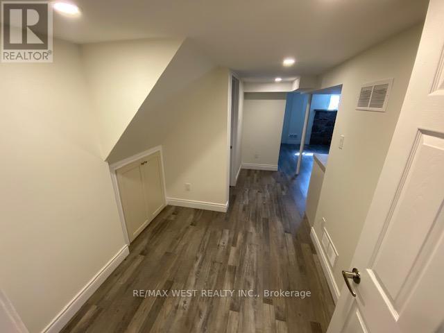 Building Photo - 81 Cuffley Crescent S