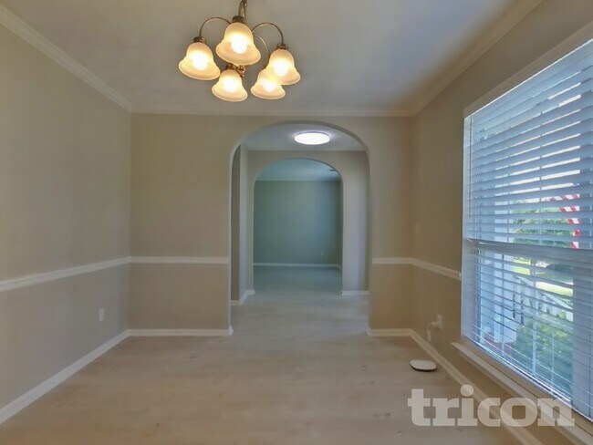 Foto del edificio - 1951 Hidden Valley Dr SW