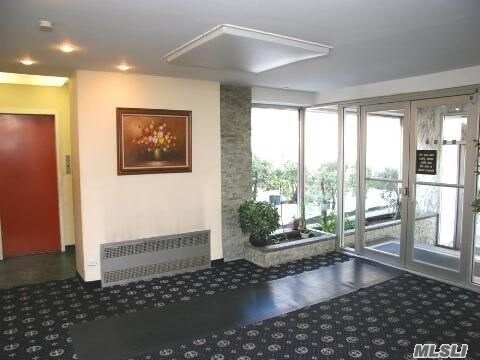 Foto del edificio - 76-26-76113 113th St