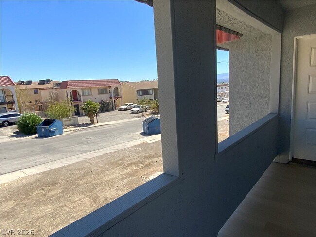Foto del edificio - 6994 Issac Ave