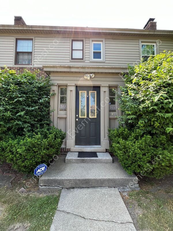913 Alter Rd, Detroit, MI 48215 House Rental in Detroit, MI