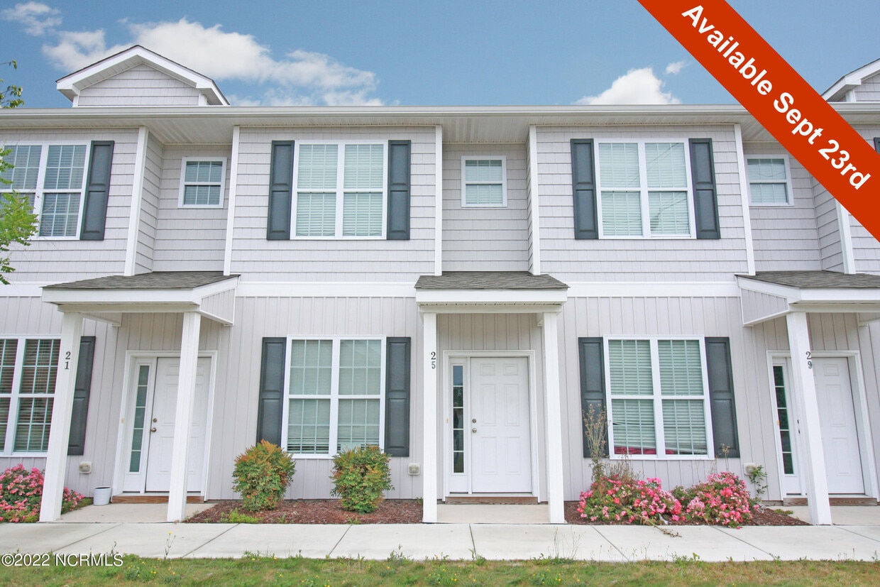 33 Dresser Ln, Leland, NC 28451 Townhouse for Rent in Leland, NC