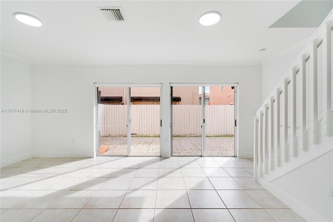 Foto del edificio - 9481 SW 78th Ave