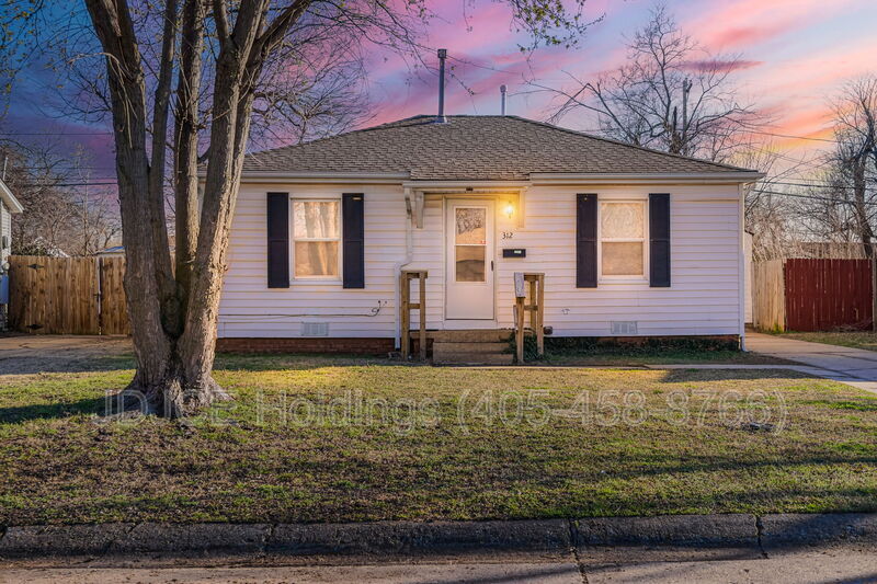 Photo - 312 East Jacobs Drive