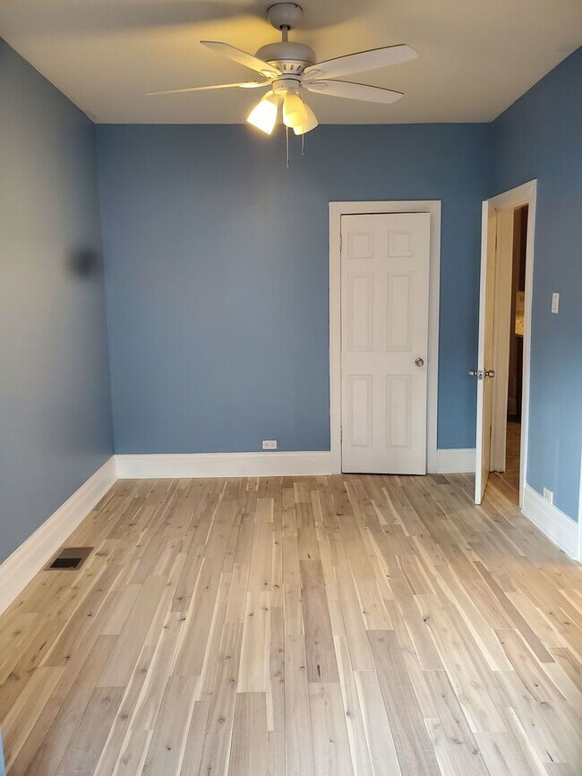 Foto del edificio - 7940 S Rhodes Ave