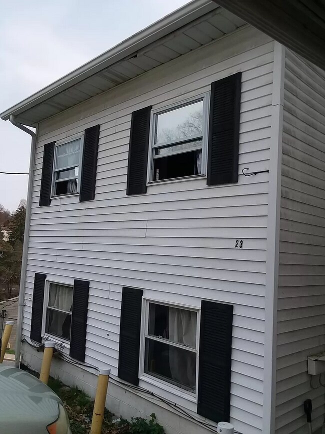 Building Photo - 23 Highland Ave