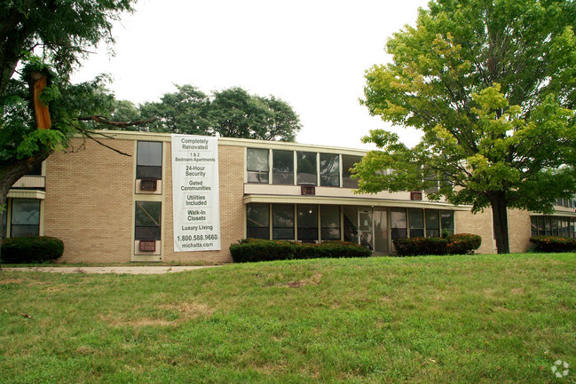 Building Photo - Crescent House Apartments