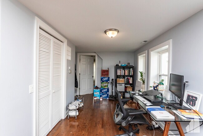 Foto del edificio - 2335 W Moffat St